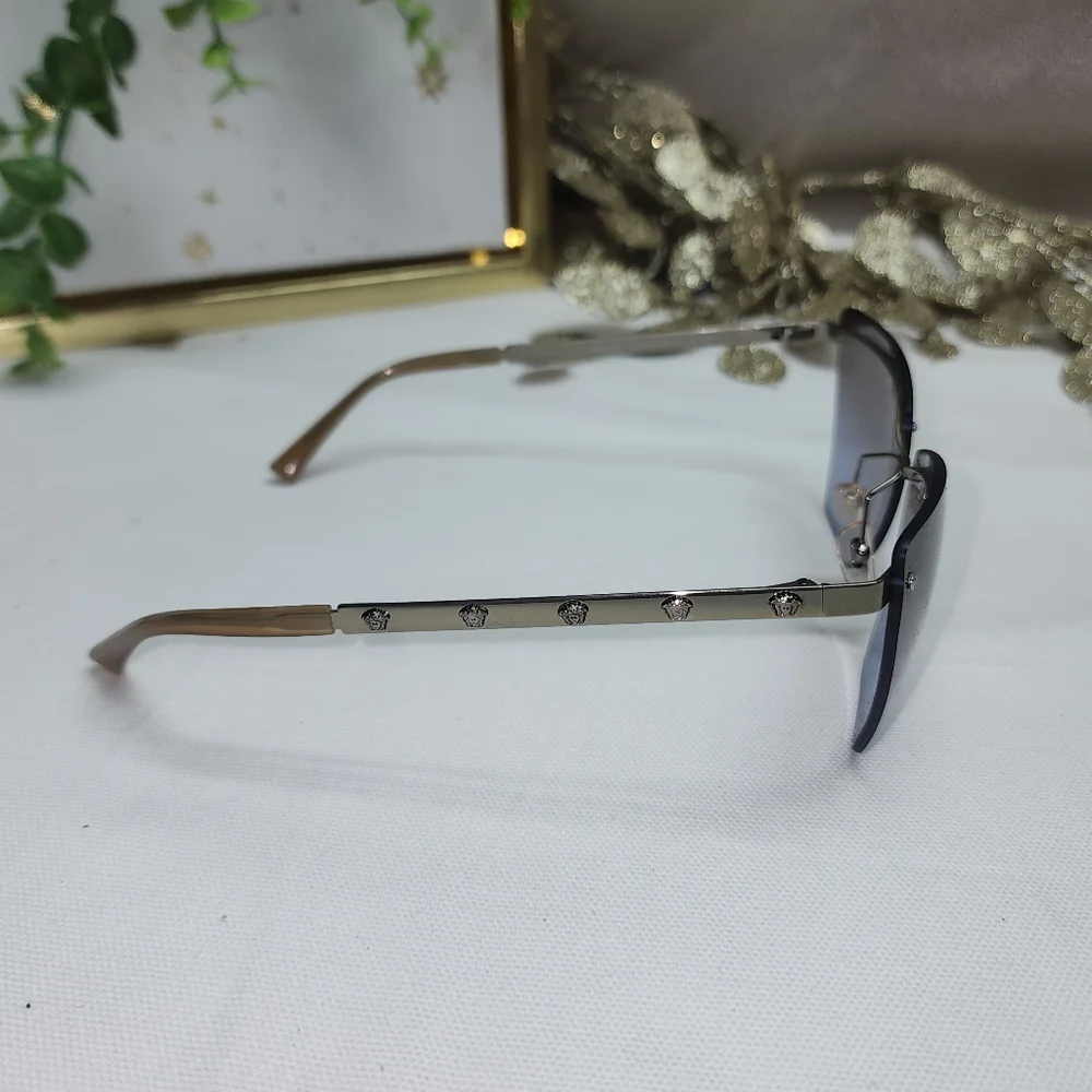 Versace nwot 2190